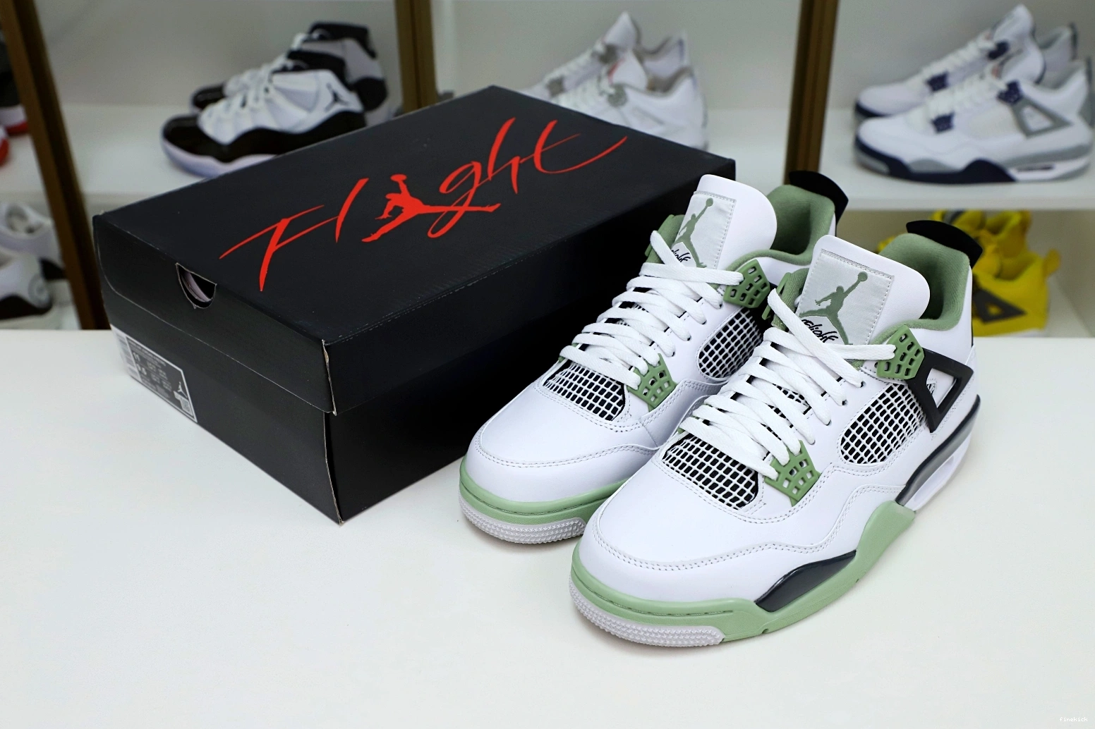 4 AIR JORDAN 
